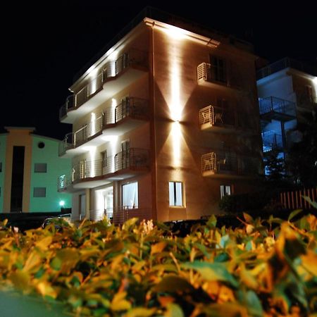 Hotel Di Nardo Petacciato Buitenkant foto